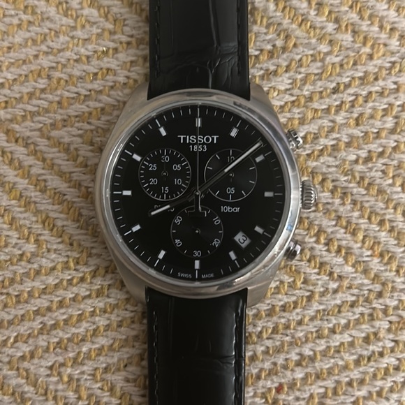 TISSOT Chronographs G10 ブラック 豪奢な TISSOT Chronographs G10 ブラック 時計 - 時計
